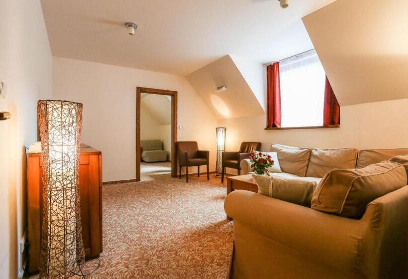 高级套房, Mikulášska Chata