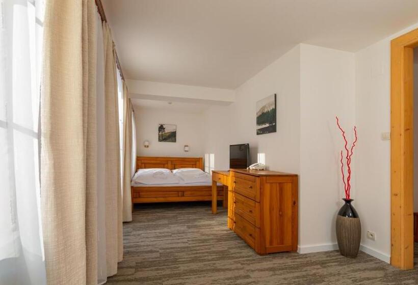 标准间, Mikulášska Chata