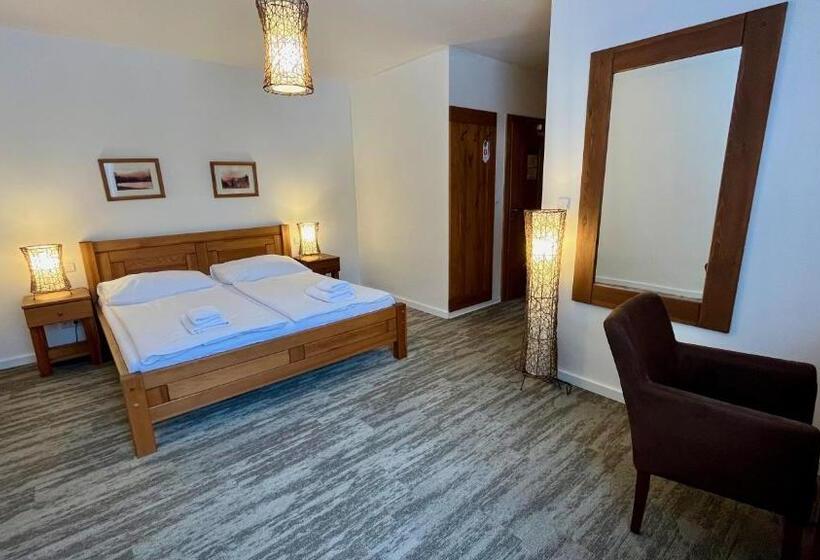 标准间, Mikulášska Chata