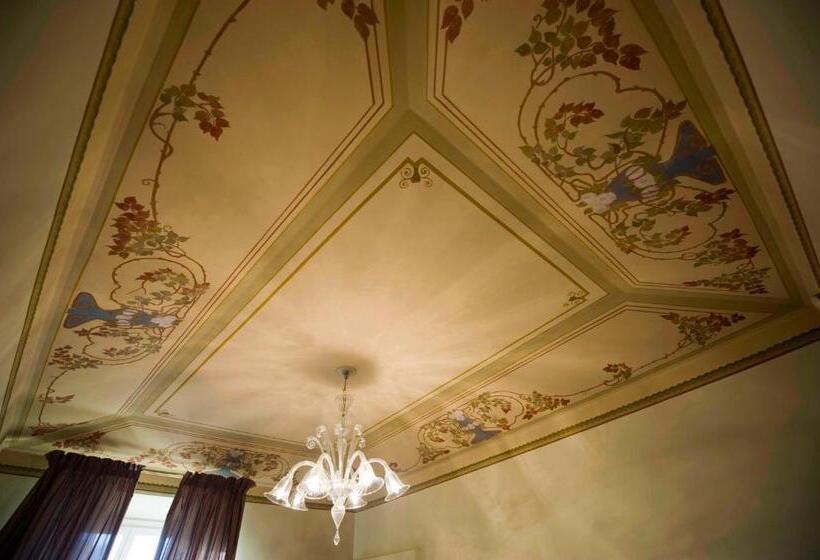 اتاق کلاسیک سه تخته, Modà Antica Dimora