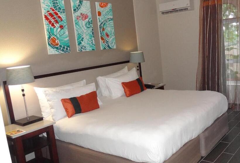 スタンダードルーム, Metcourt At Khoroni