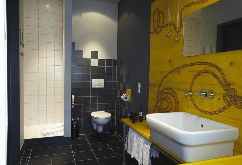 标准三人间, Superbude Hamburg St Pauli