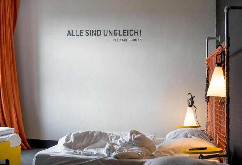 标准三人间, Superbude Hamburg St Pauli