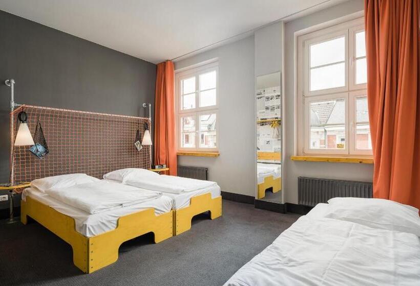 标准三人间, Superbude Hamburg St Pauli