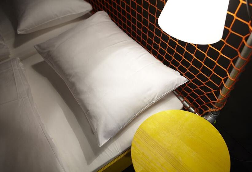 标准三人间, Superbude Hamburg St Pauli