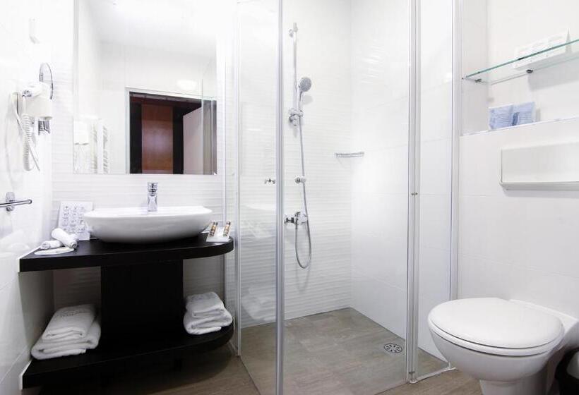 اتاق استاندارد, Vivat