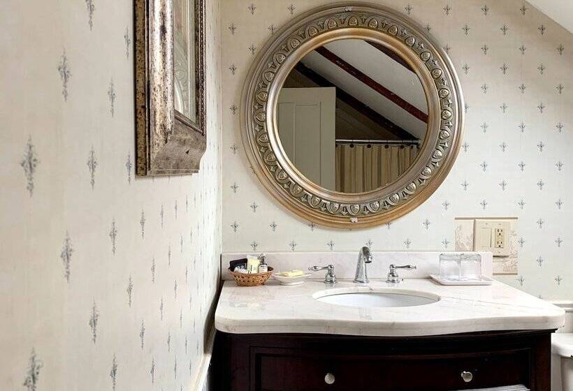 ロマンチックな部屋, Youngtown Inn & Restaurant