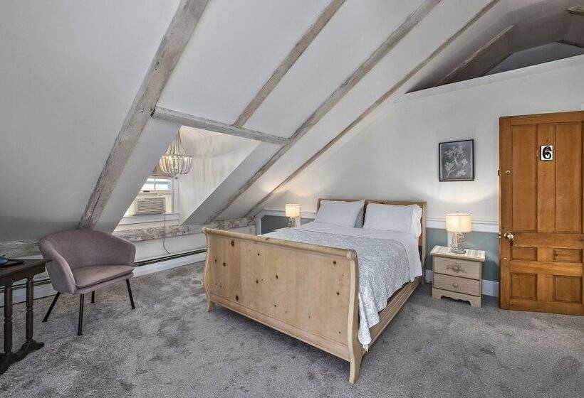 ロマンチックな部屋, Youngtown Inn & Restaurant