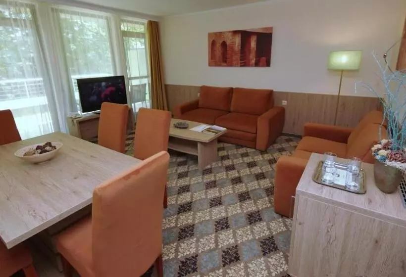 سوییت لوکس, Wellness Hotel Gyula