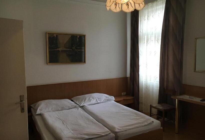 اتاق استاندارد چهار تخته, Pension Ani