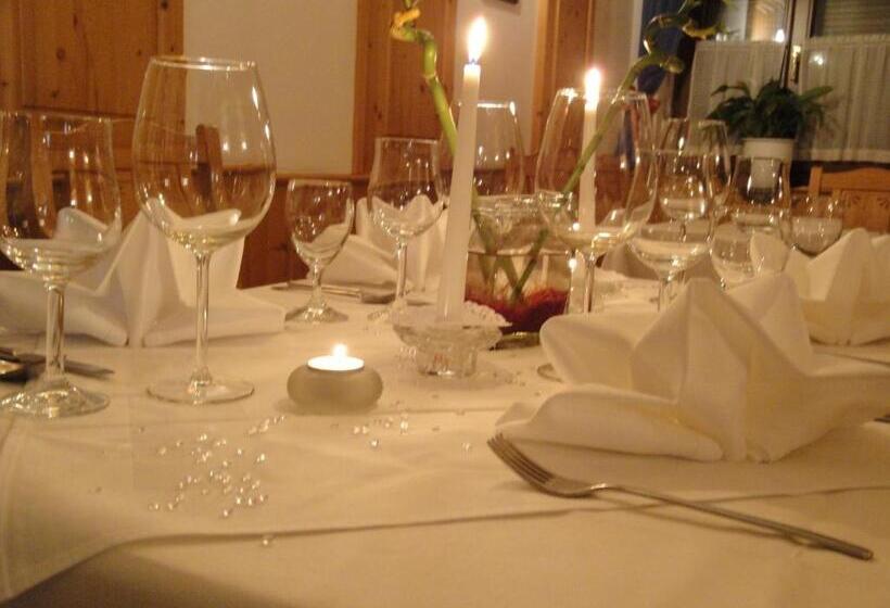 バルコニー付きスタンダードルーム, Genussgasthof & Hotel Beim Krutzler