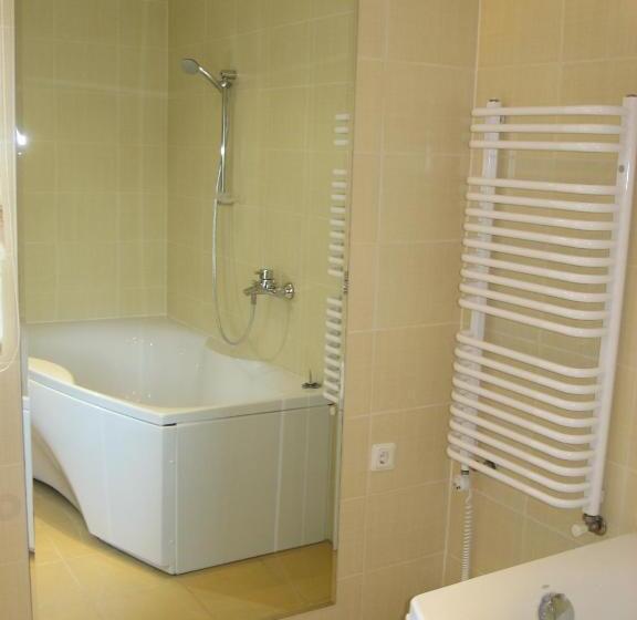 آپارتمان 3 خوابه, Aismares