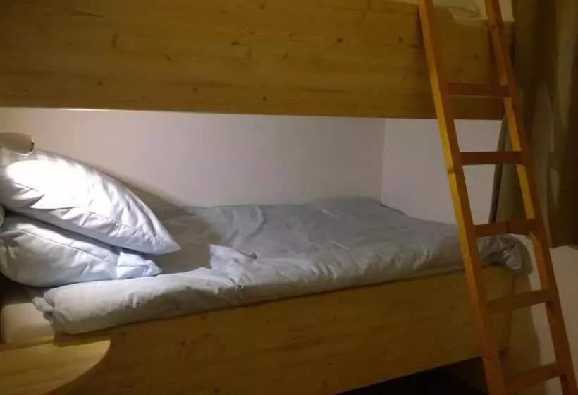 Standard Neljän Hengen Huone Puutarhanäkymä, Boutique Hotel Joure