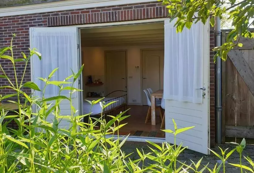 Standard Neljän Hengen Huone Puutarhanäkymä, Boutique Hotel Joure