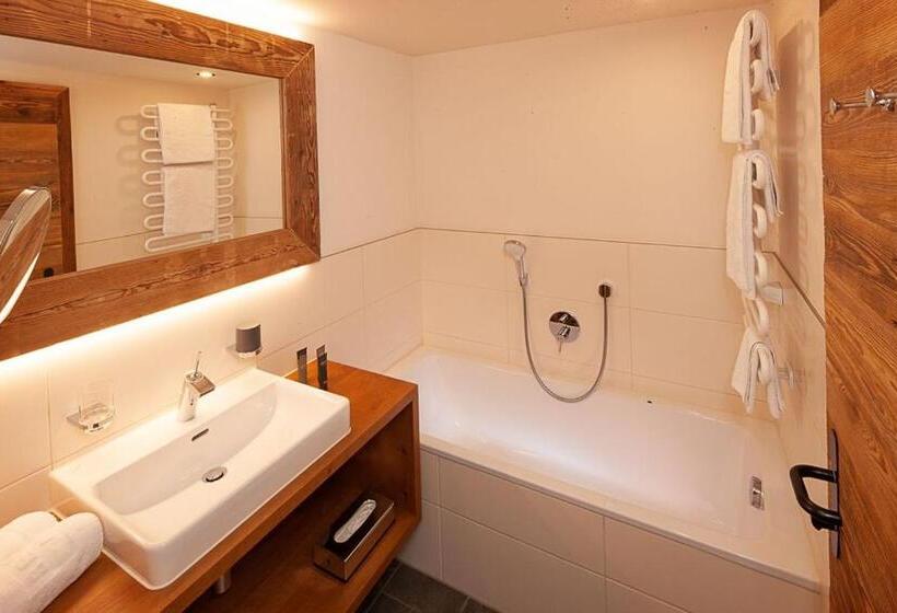 غرفة سوبيريور عائلية, Alpine Lifestyle Berghotel Madlener