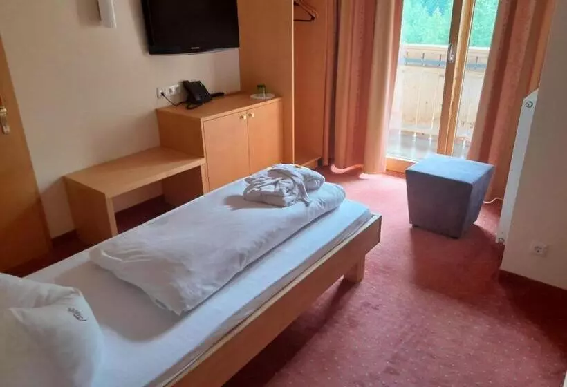 Standard Yhden Hengen Huone Parveke, Alpine Lifestyle Berghotel Madlener
