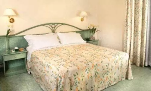 スタンダード４人部屋, Italia