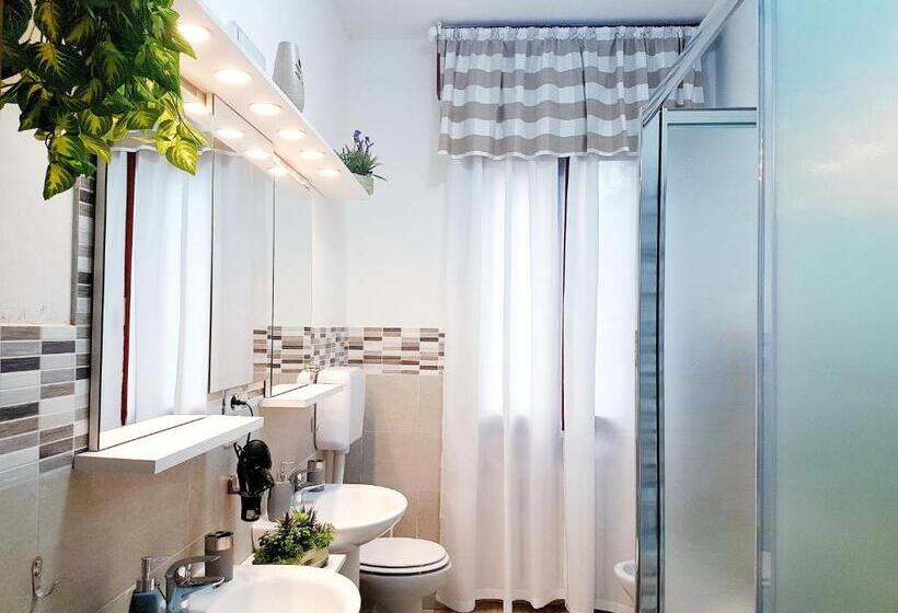 اتاق استاندارد چهار تخته, La Vecchia Reggio