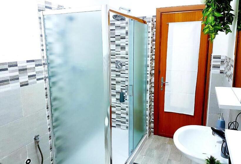 اتاق استاندارد چهار تخته, La Vecchia Reggio