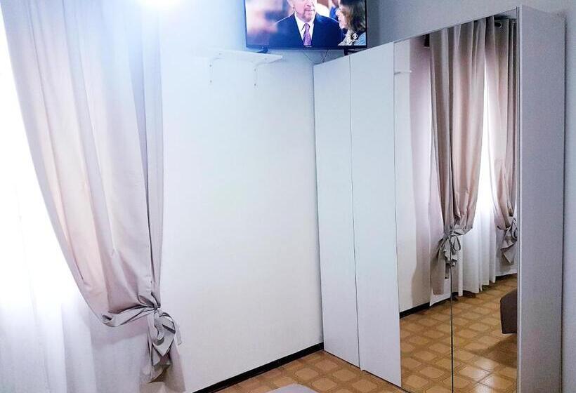 اتاق استاندارد چهار تخته, La Vecchia Reggio