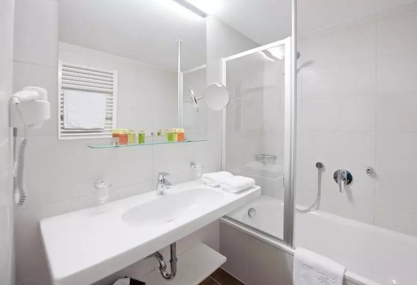 اتاق راحتی, Mondschein Hotel And Chalet