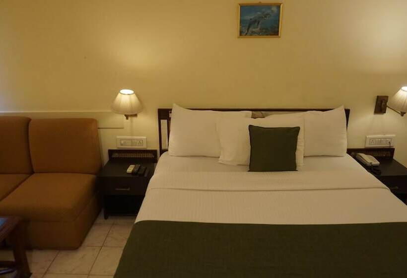 エクゼクティブルーム, Poonja International