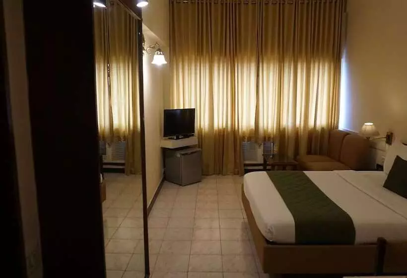 エクゼクティブルーム, Poonja International