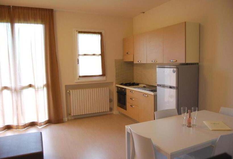 スタンダードスタジオ, Residenze Al Colle Dei Pini