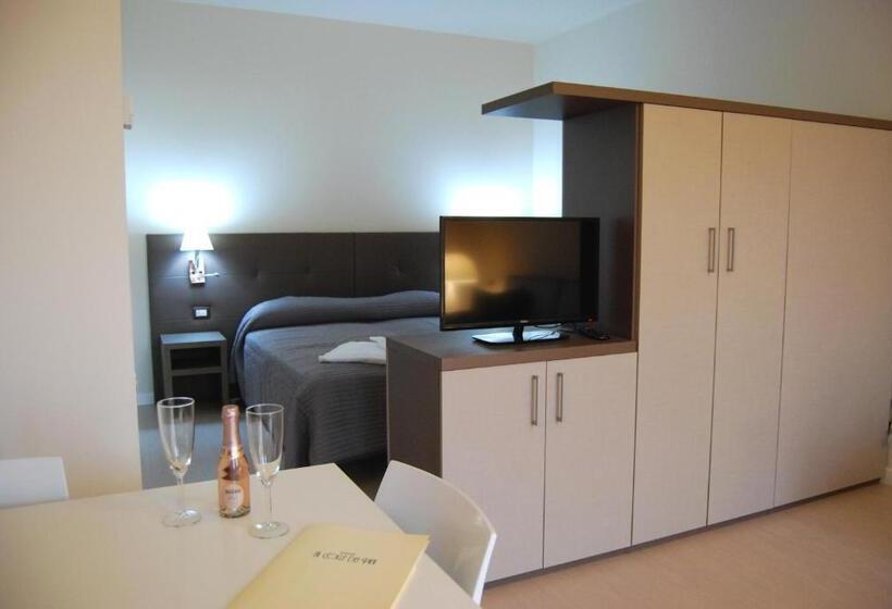 スタンダードスタジオ, Residenze Al Colle Dei Pini