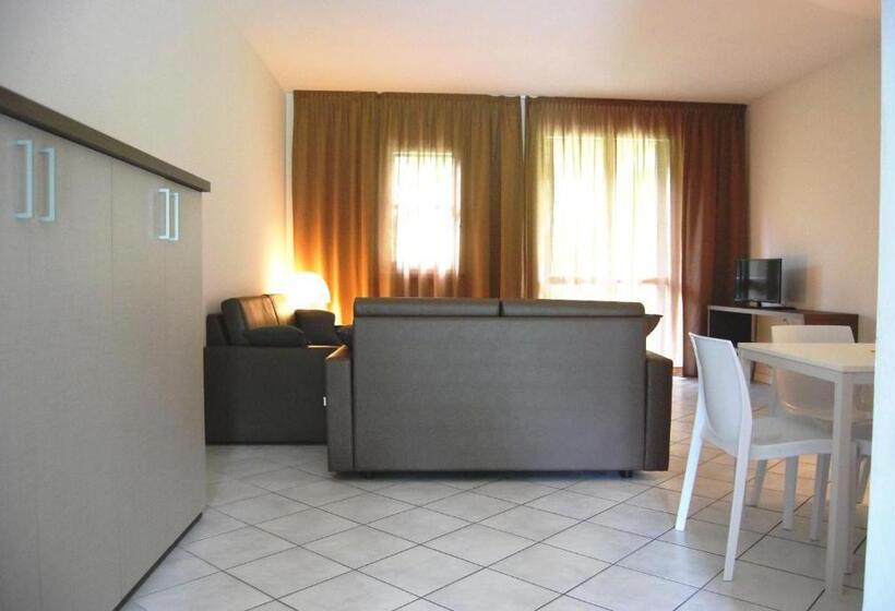 آپارتمان 2 خوابه, Residenze Al Colle Dei Pini