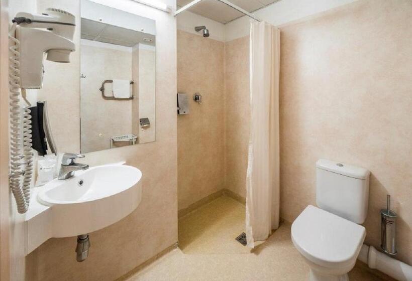 اتاق خانوادگی, Rija Bauska