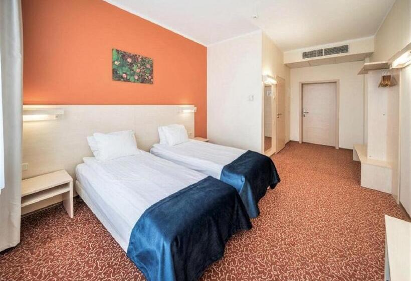 اتاق سوپریور, Rija Bauska