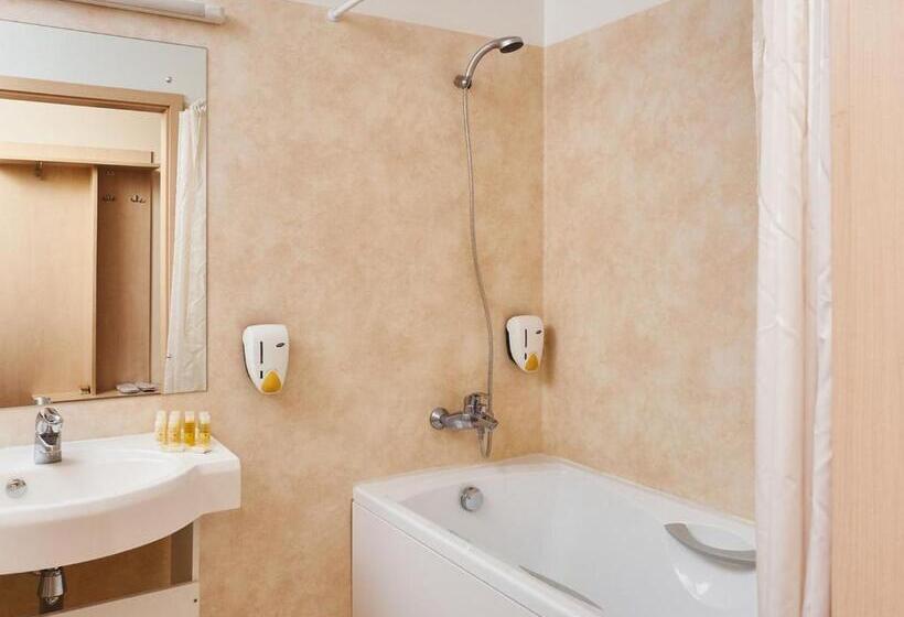 اتاق سوپریور, Rija Bauska