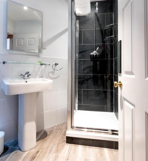 اتاق استاندارد, The Britannia Inn