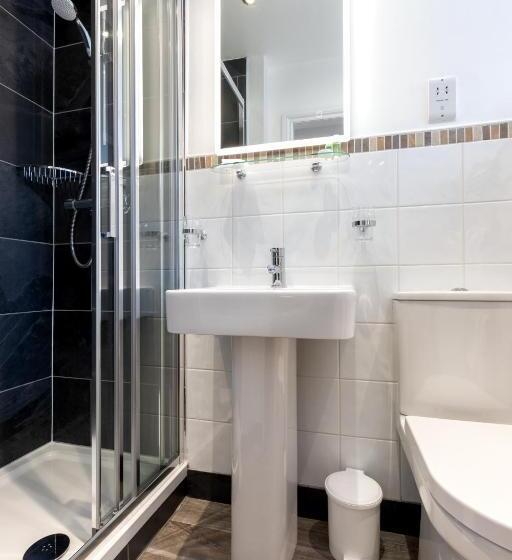 اتاق استاندارد, The Britannia Inn