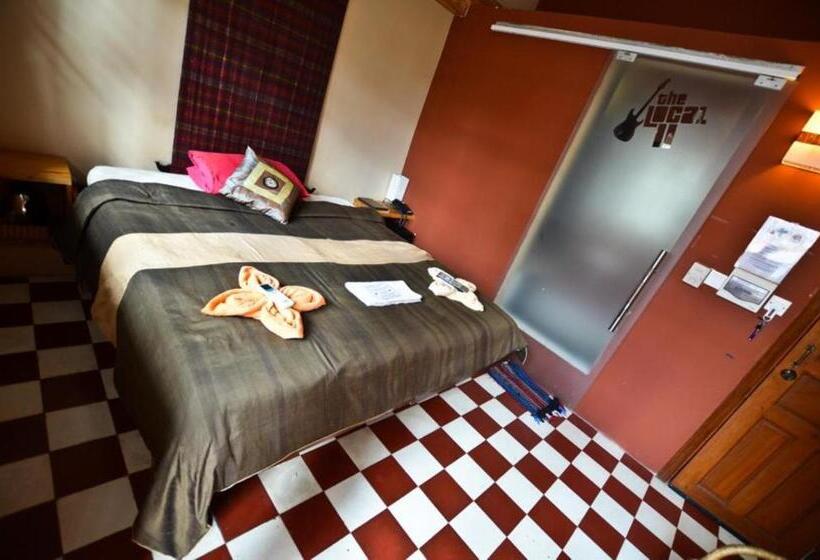 اتاق سوپریور با بالکن, The Local Riverside