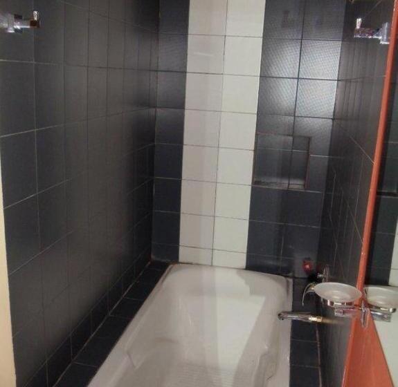 اتاق استاندارد, The Local Riverside