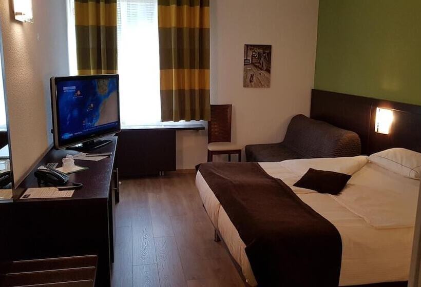 اتاق استاندارد یک نفره, Threeland