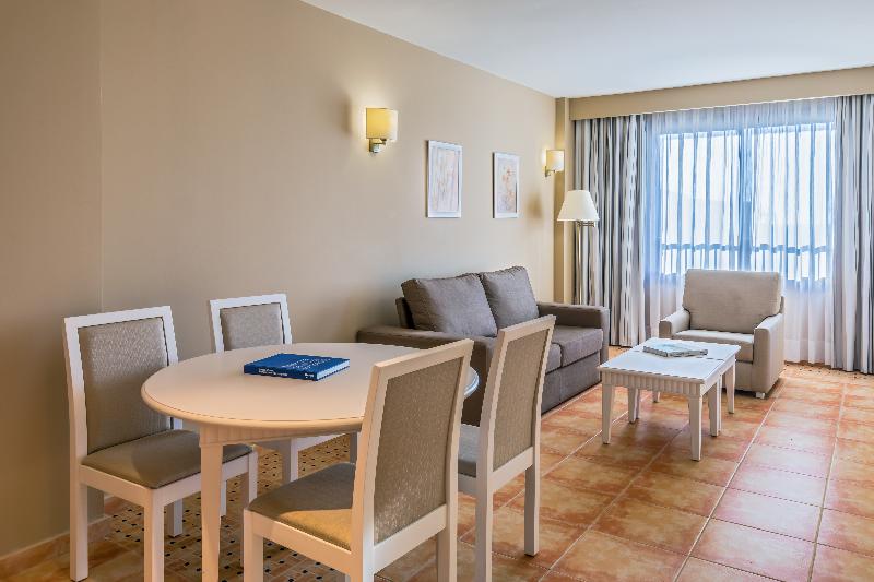 اتاق لوکس, Mom's Guesthouse