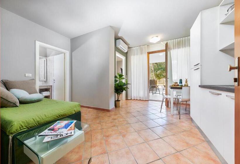 דירת חדר בקומת קרקע, Residence Poggio Dei Pini