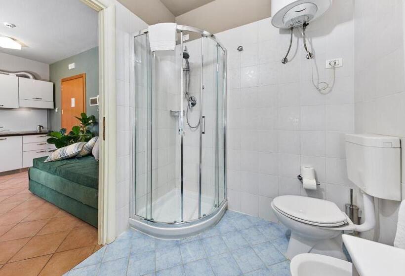 דירת חדר בקומת קרקע, Residence Poggio Dei Pini