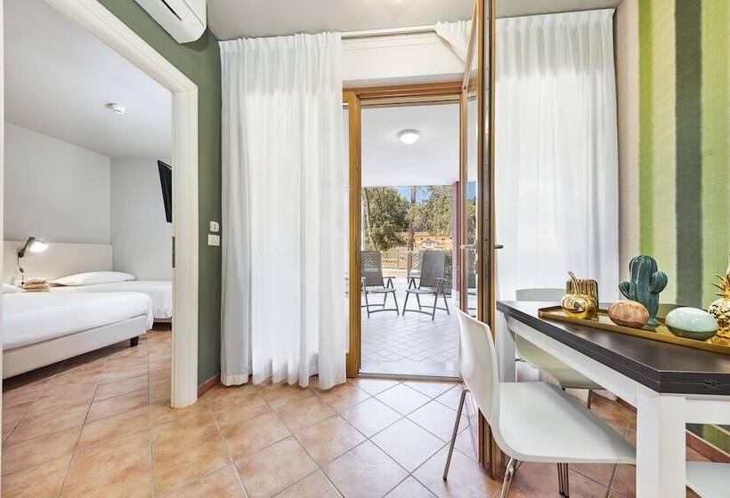 Апартаменты 1 Спальня Нижний Этаж, Residence Poggio Dei Pini