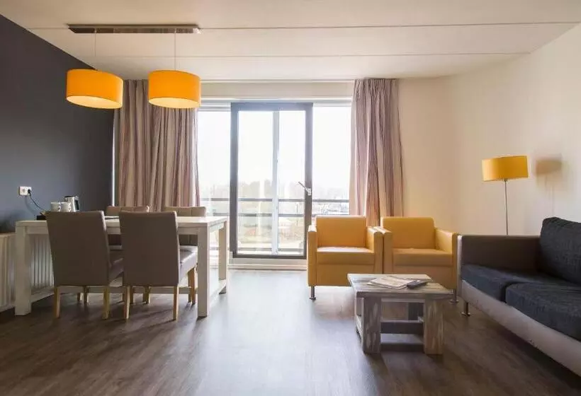 Perhehuone, Strandhotel Vigilante