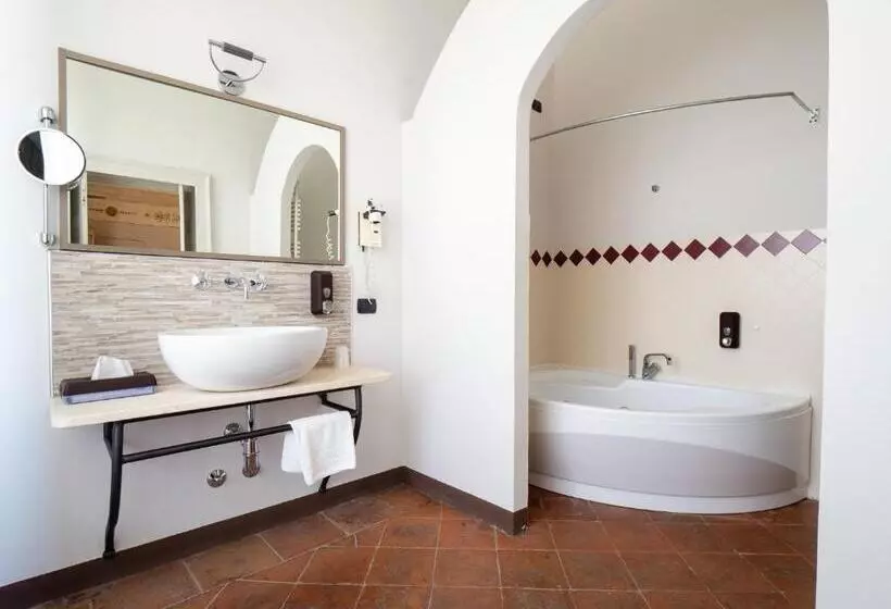 Juniorsviitti, Villa Costanza