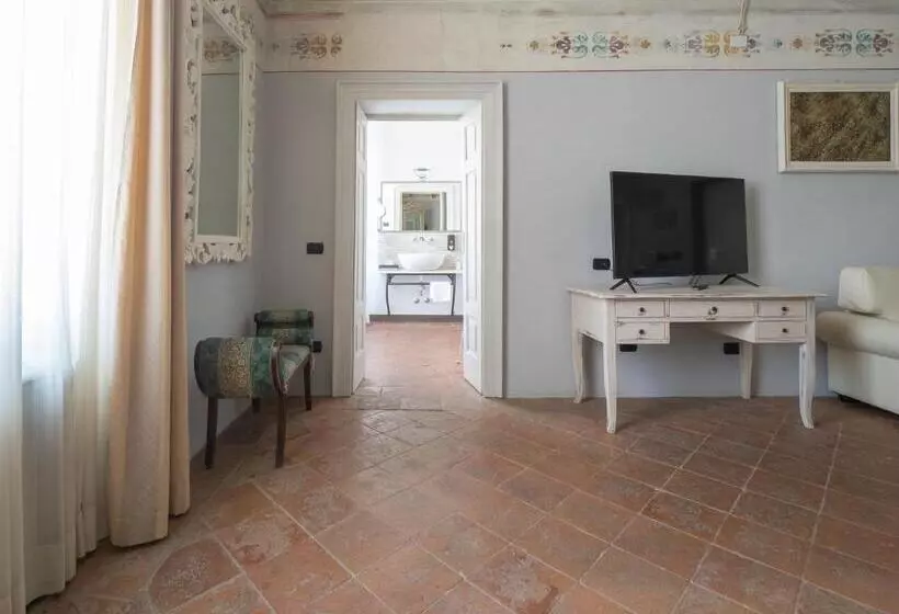 Juniorsviitti, Villa Costanza