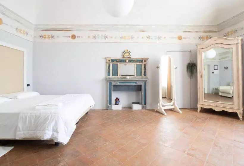 Juniorsviitti, Villa Costanza