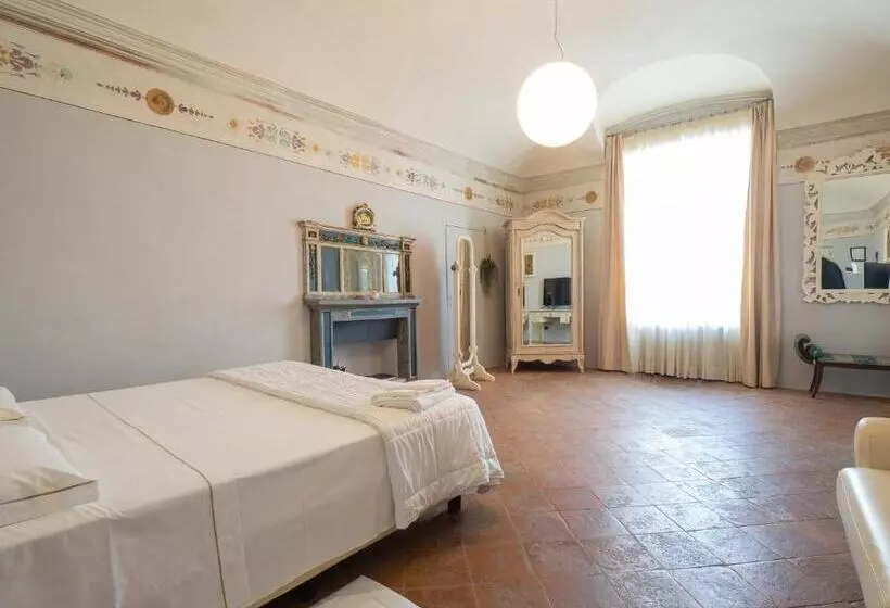 Juniorsviitti, Villa Costanza