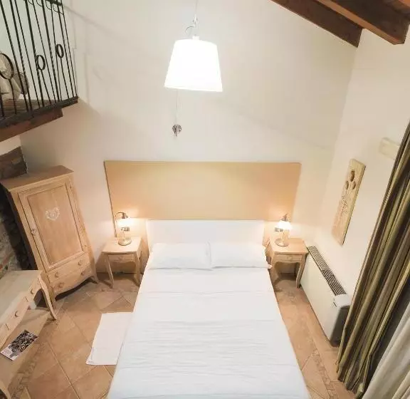 Standard Kolmen Hengen Huone, Villa Costanza
