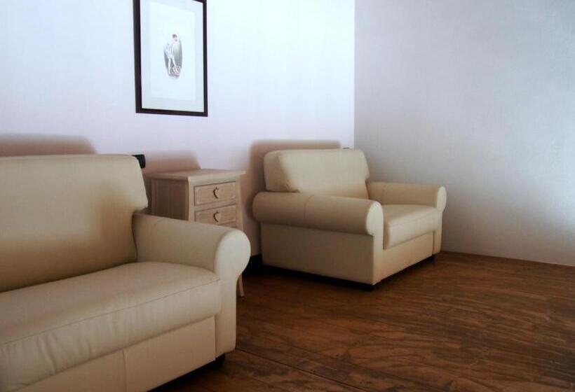 4인용 스탠다드 룸, Villa Costanza