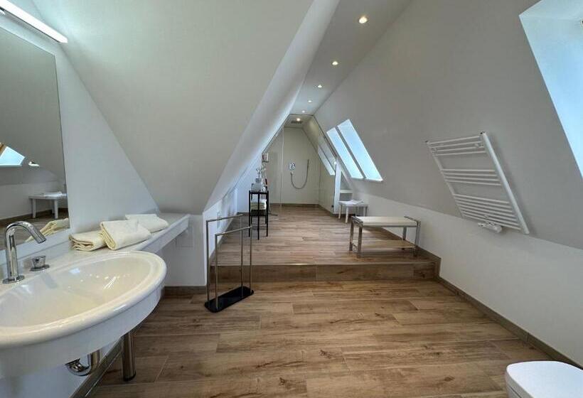 דירת חדר, Asgard